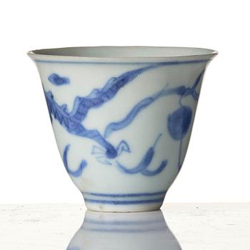 A blue and white dragon wine cup, 'Hatcher Cargo', 17th century.