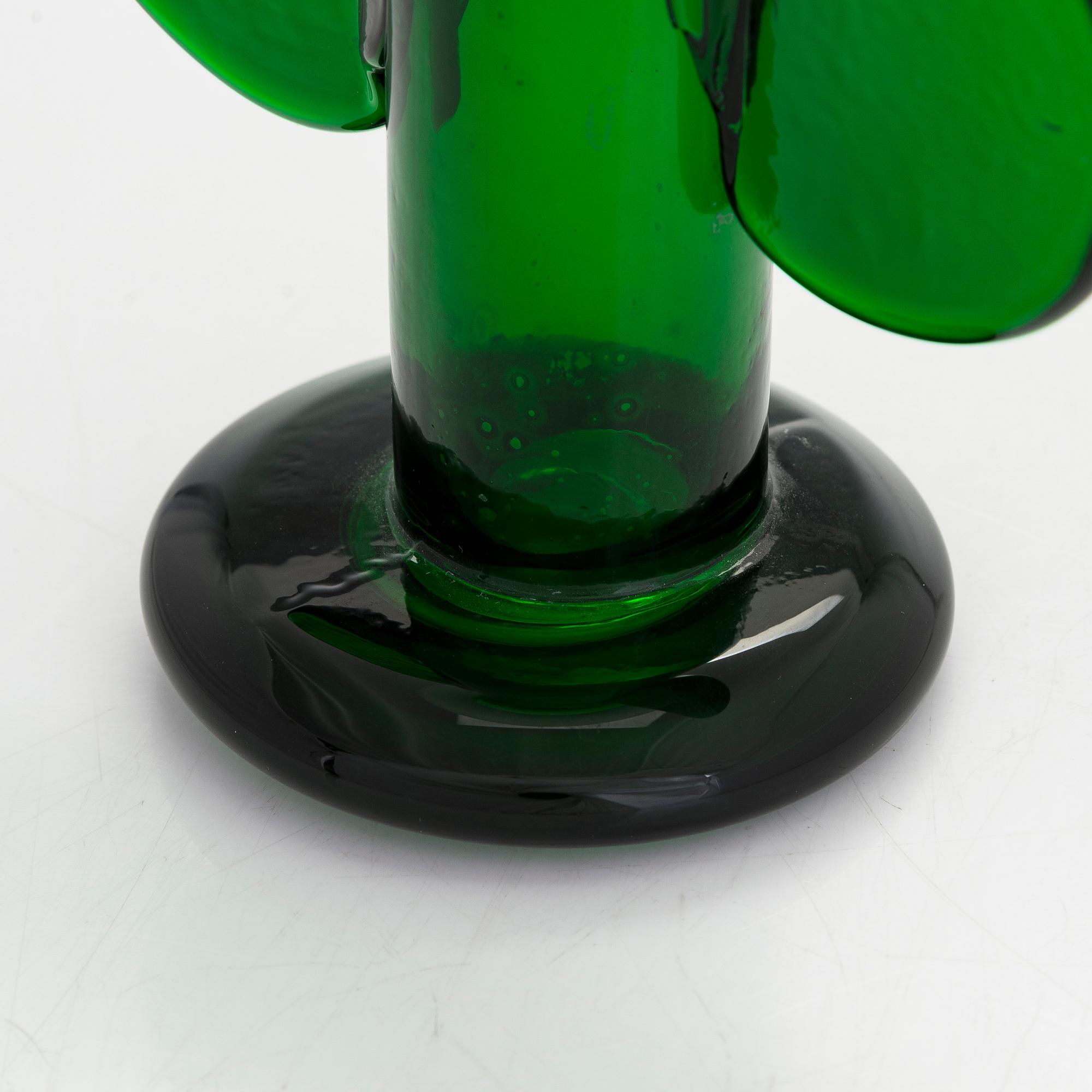 Oiva Toikka, A 'Flower' sculpture, signed Oiva Toikka Nuutajärvi Notsjö.