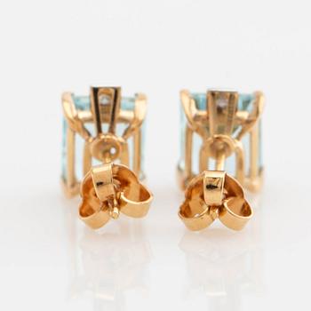 Earrings, a pair, 18K gold with aquamarines and diamonds.