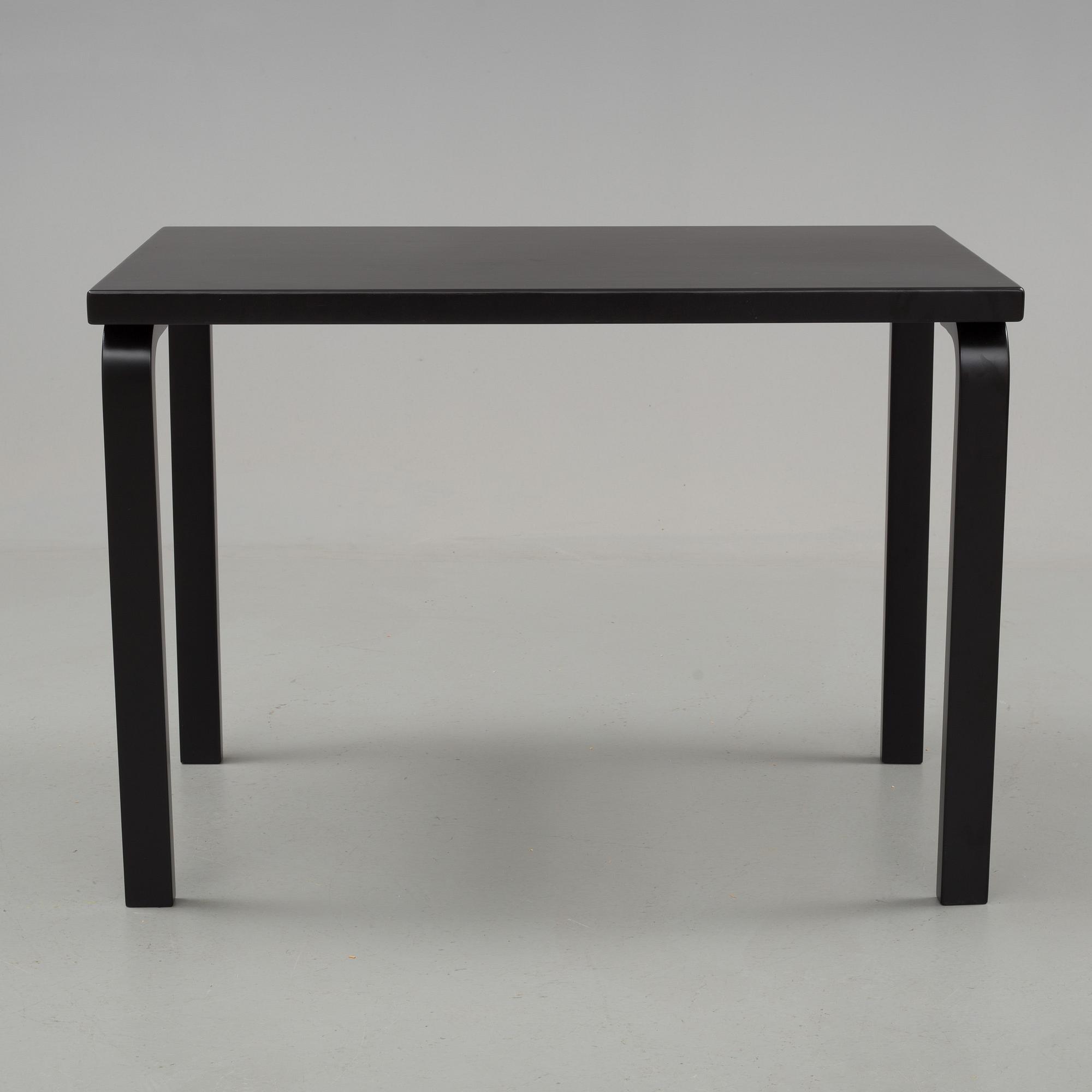 Alvar Aalto, 4 chairs and a table, probably Artek.