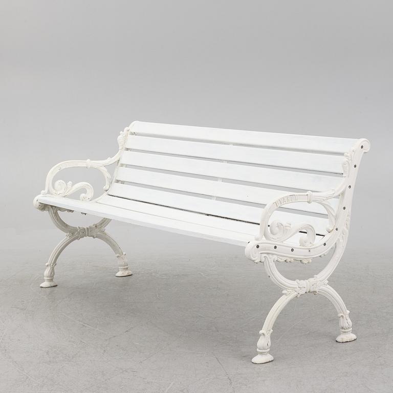 A garden sofa, a table and a pair of chairs, Byarums bruk.