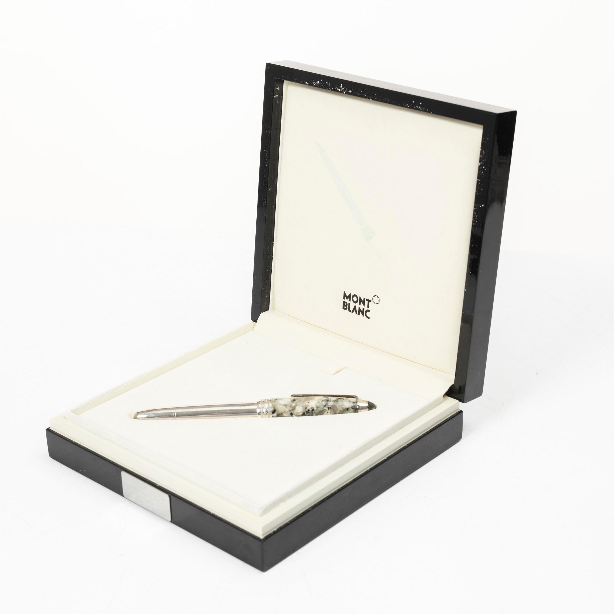 A Montblanc fountain pen, limited edition 'Soulmakers for 100 years', 'Starwalker'.
