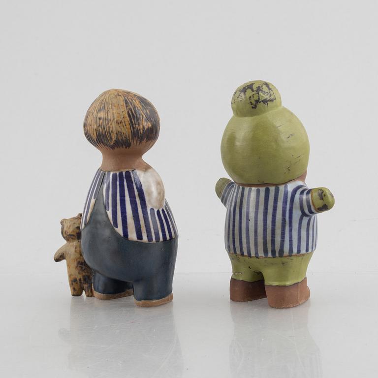 Lisa Larson, figuriner, 2 st, stengods, "Kalle" och "Malin" ur serien "Larsons ungar", Gustavsberg.
