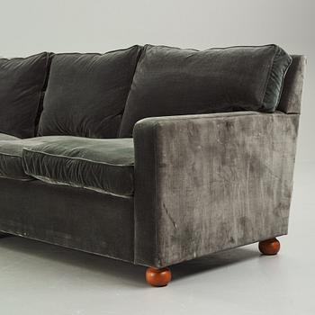 Josef Frank, a model 3031 sofa, Svenskt Tenn, 2015.