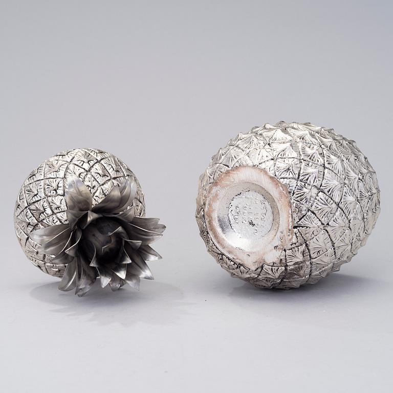 A MAURO MANETTI SIGNED 1960'S ICE BUCKET BY Fonderia d'Arte, Italy.