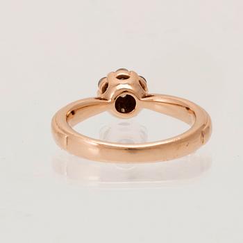A 14K gold ring "Venice" set with round brilliant cut diamonds, Glamira.