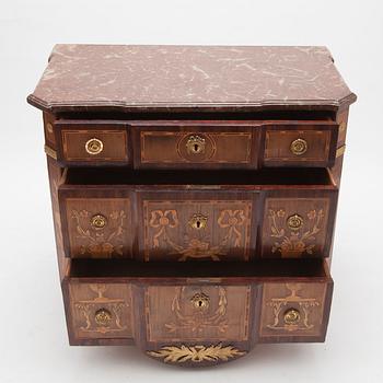 A CHEST O DRAWERS.