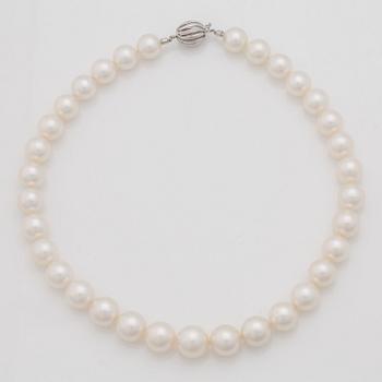 A cultured South Sea pearl necklace.