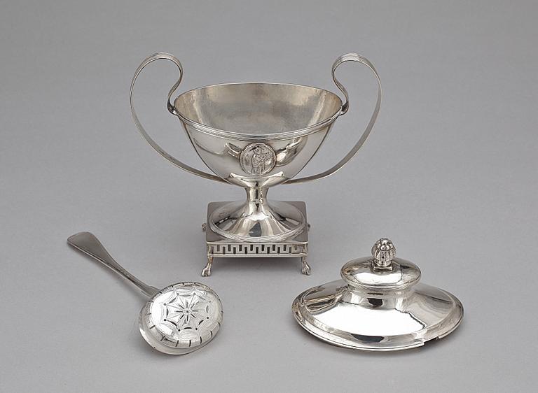 SOCKERSKÅL, silver, sengustaviansk, Olof Yttraeus Uppsala 1799. Tot vikt ca 534 gram.