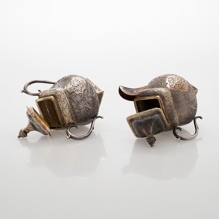 Teekalusto, 3 osaa, hopeaa, osittain kullattu, suomalaiset tarkastusleimat 1967.