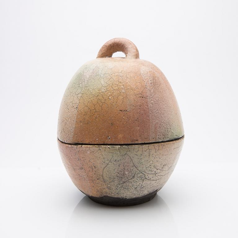 Ulf Johansson, Tea caddy, raku, Sweden, circa 2000.