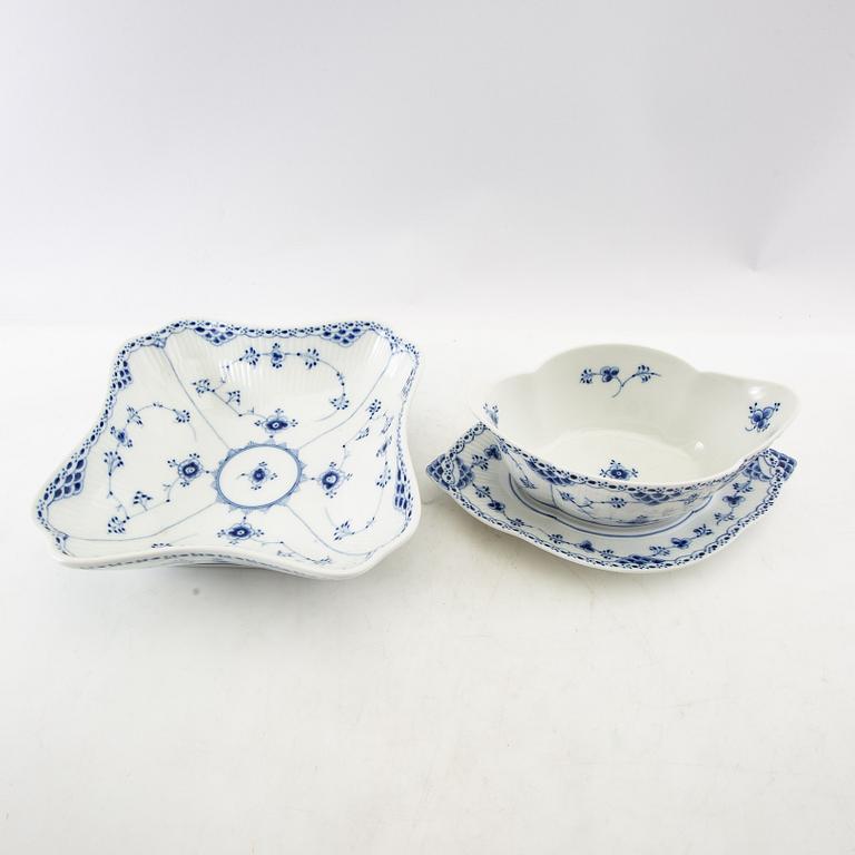 Royal Copenhagen, servis, 92 delar, "Musselmalet halvblonde" , Royal Copenhagen, Danmark.