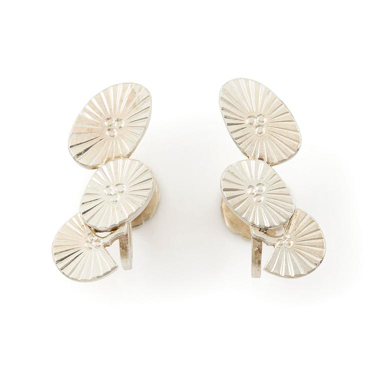 Wiwen Nilsson, a pair of earrings, silver, in the form of flowers, Lund 1952 and 1953.