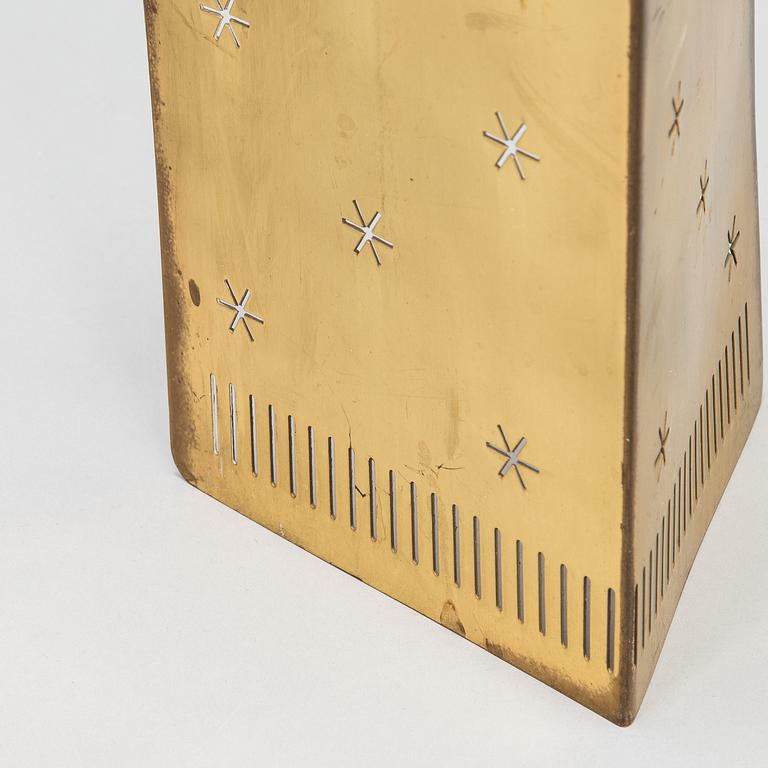 Paavo Tynell, A pair of mid-20th century '10330' wall lamps for Taito, Finland.