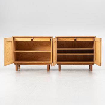 Skåp, ett par, sportstugemöbler, Svensk Fur, 1900-talets mitt.