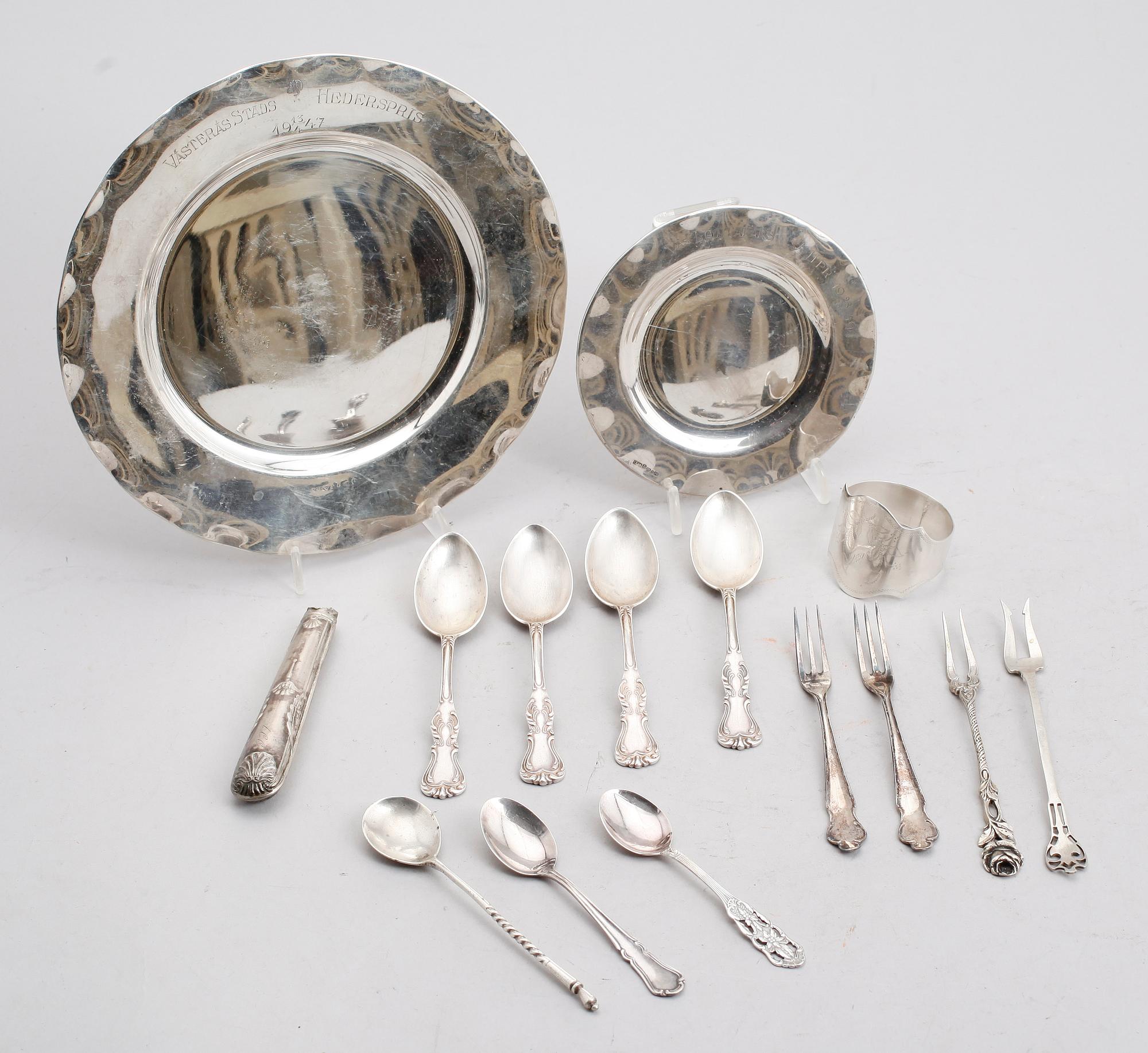 SAMLING SILVERFÖREMÅL, 15 delar. Total vikt ca 421 gram.