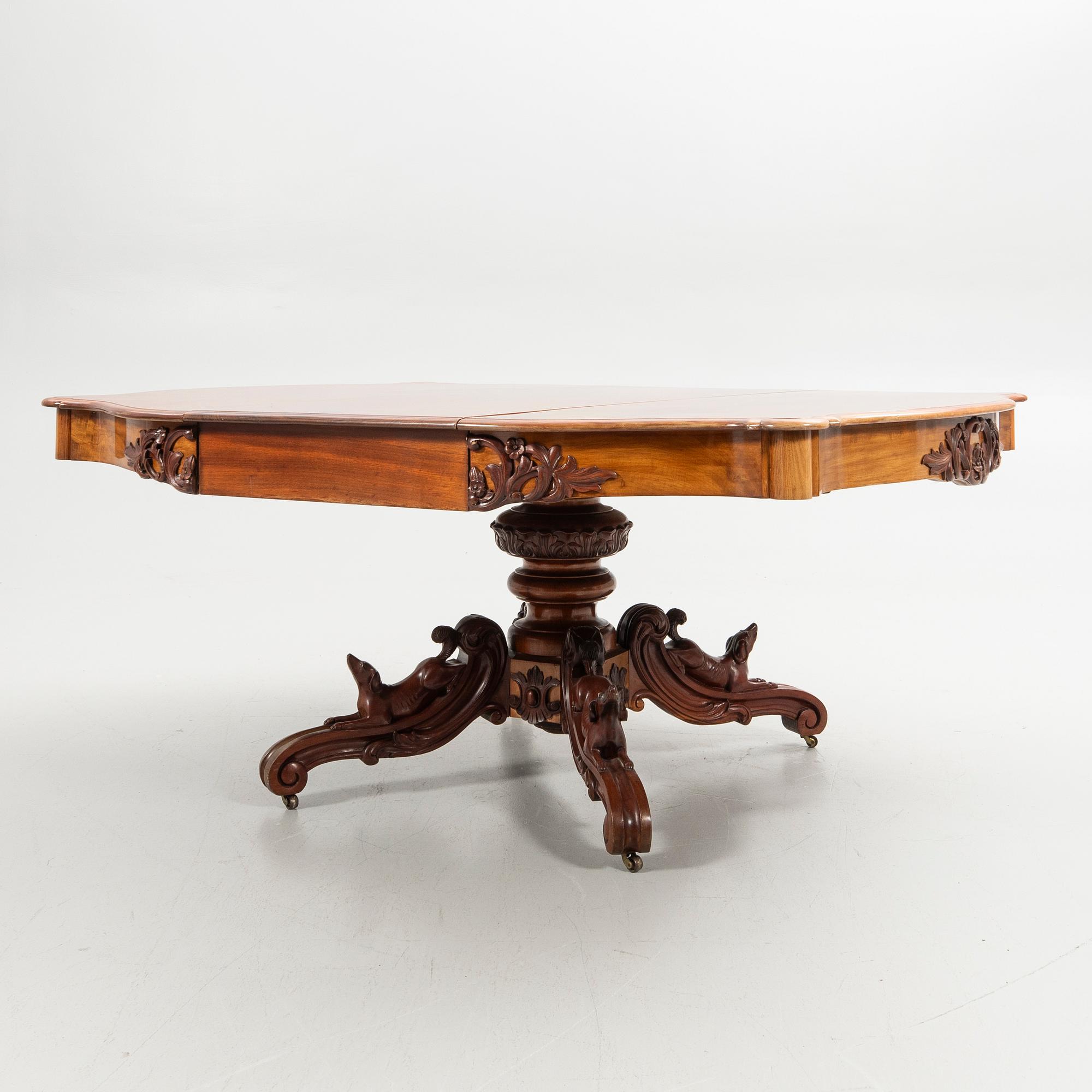 Dining table, Rococo style, first half of the 20th century.