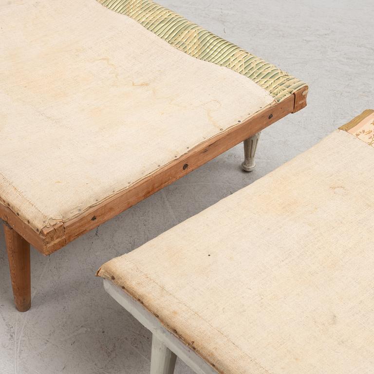 Soffa, tillskriven Ephraim Ståhl (mästare i Stockholm 1794-1820). Sengustaviansk.