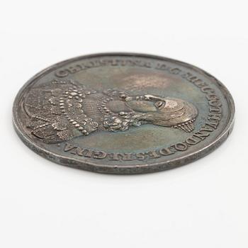Minnespening, Kristina utkorad till drottning efter faderns död 1632, av Sebastian Dadler (medaljgravör, 1586-1657).