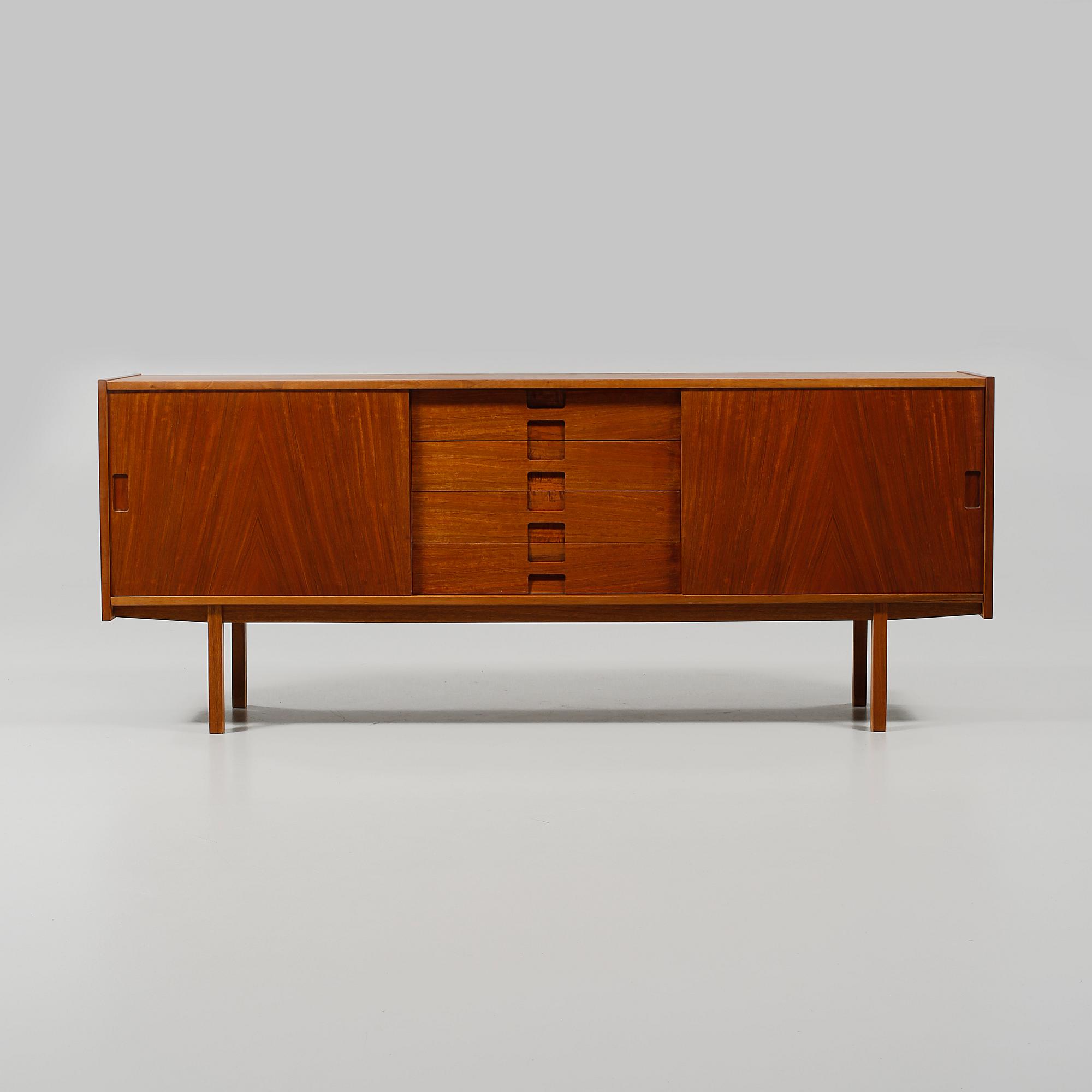 SIDEBOARD, 1900-talets andra hälft.
