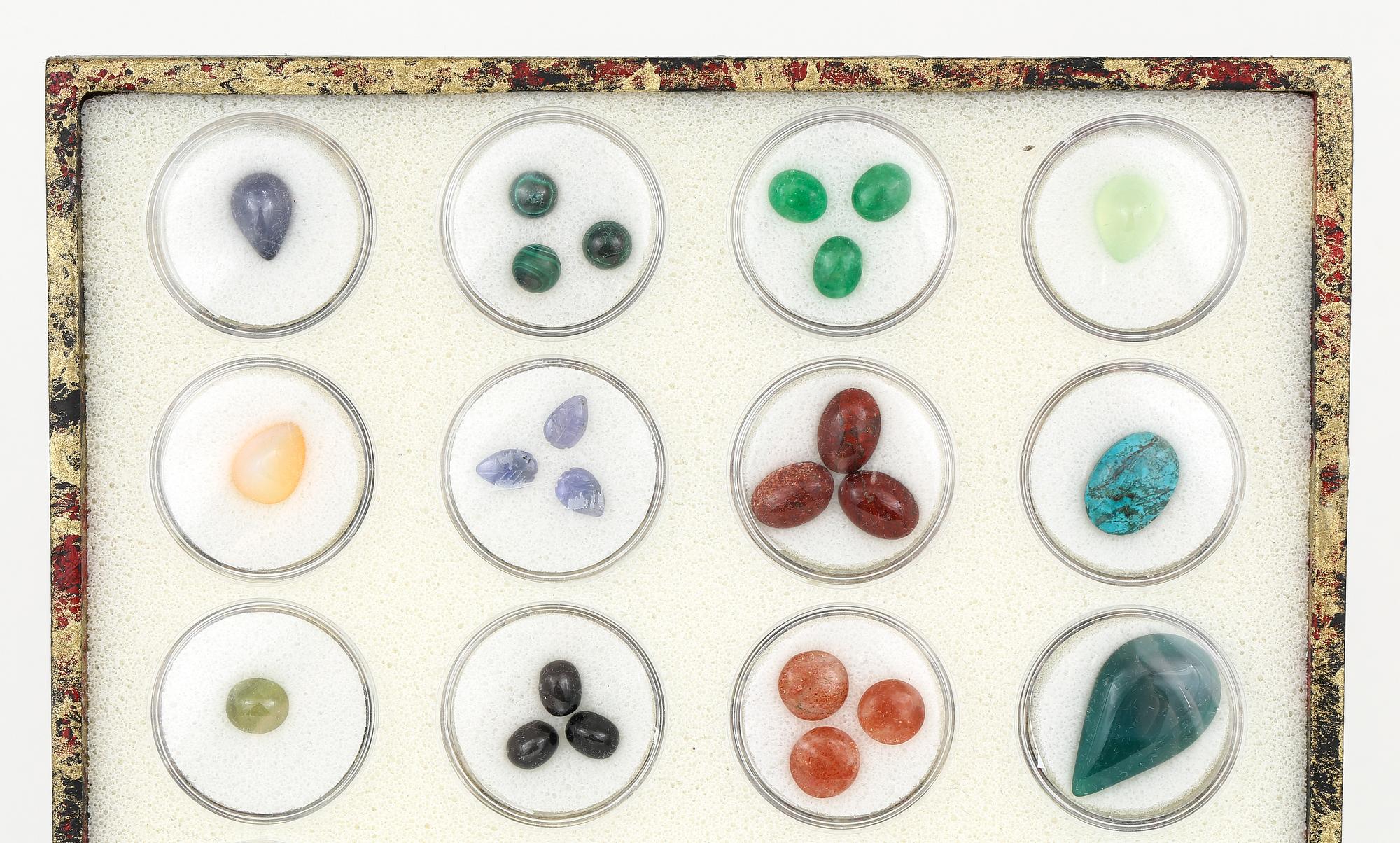 ÄDELSTENSSAMLING, 36 delar.