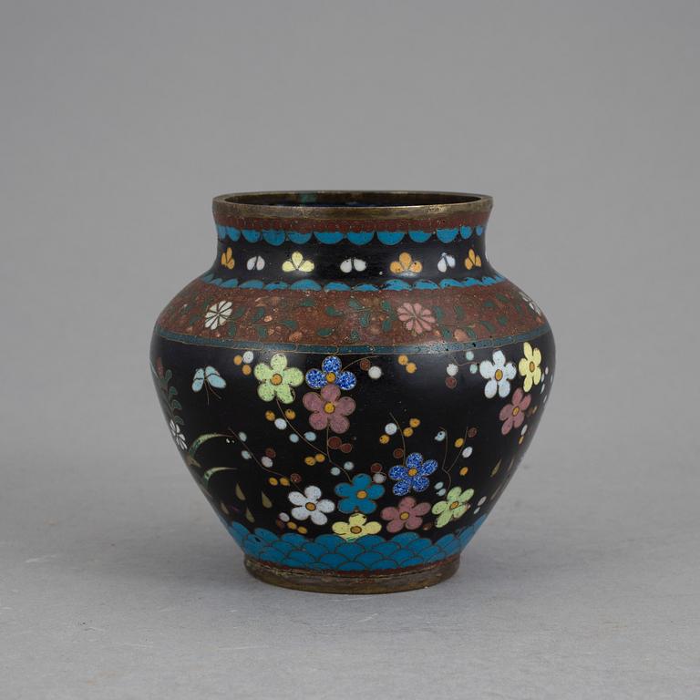 VAS, cloisonné, Kina, 1800-tal.