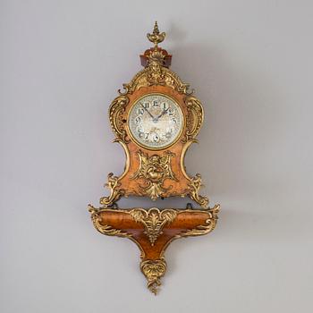 An early 20th century console clock.