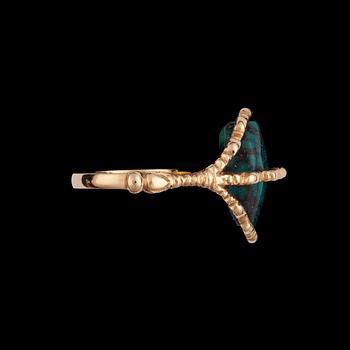 RING, 18 k guld, turkos, utländska stämplar, 1900-talets andra hälft. Tot vikt ca 7 g.