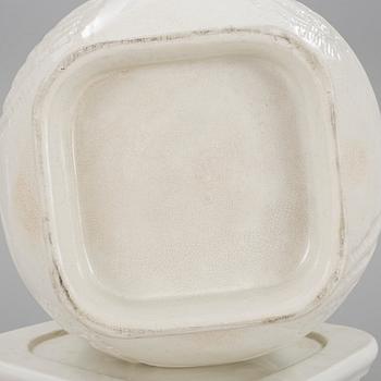 PIEDESTAL med YTTERFODER, flintgods, jugend, Alf Wallander, Rörstrand, omkring 1900.