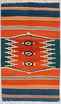 A KILIM VERAMIN, 200 x 118 cm.