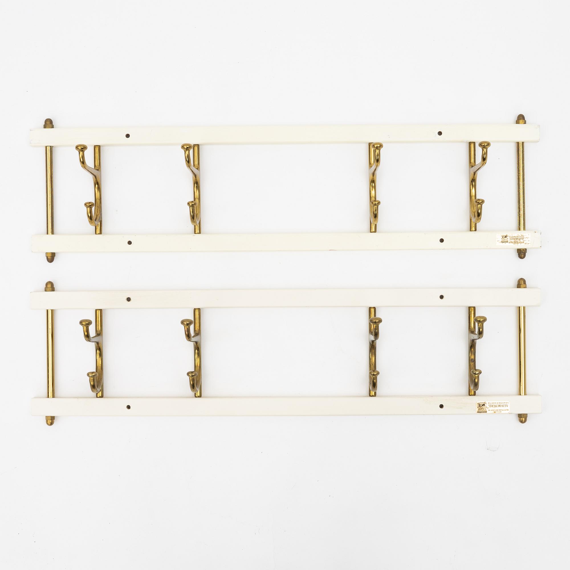 Klädhängare, ett par, "Dekorativ", Skoglunds metallgjuteri, Anderstorp, 1950-/60-tal.