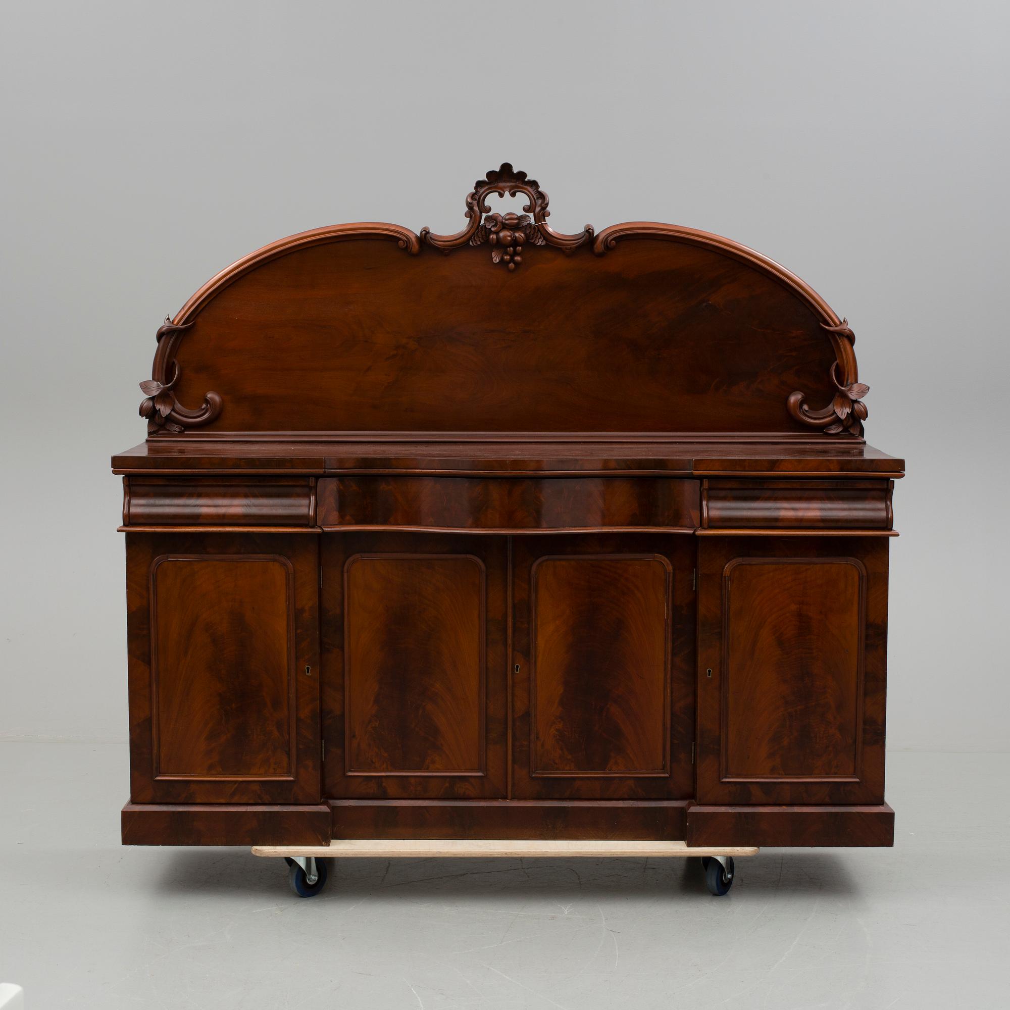 SIDEBOARD. Australien, 1800-talets andra hälft.
