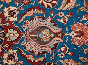 MATTO, a semi-antique Tabriz, ca 359,5 x  259 cm.