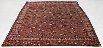 An antique Yomut carpet, ca 336 x 194-202 cm.