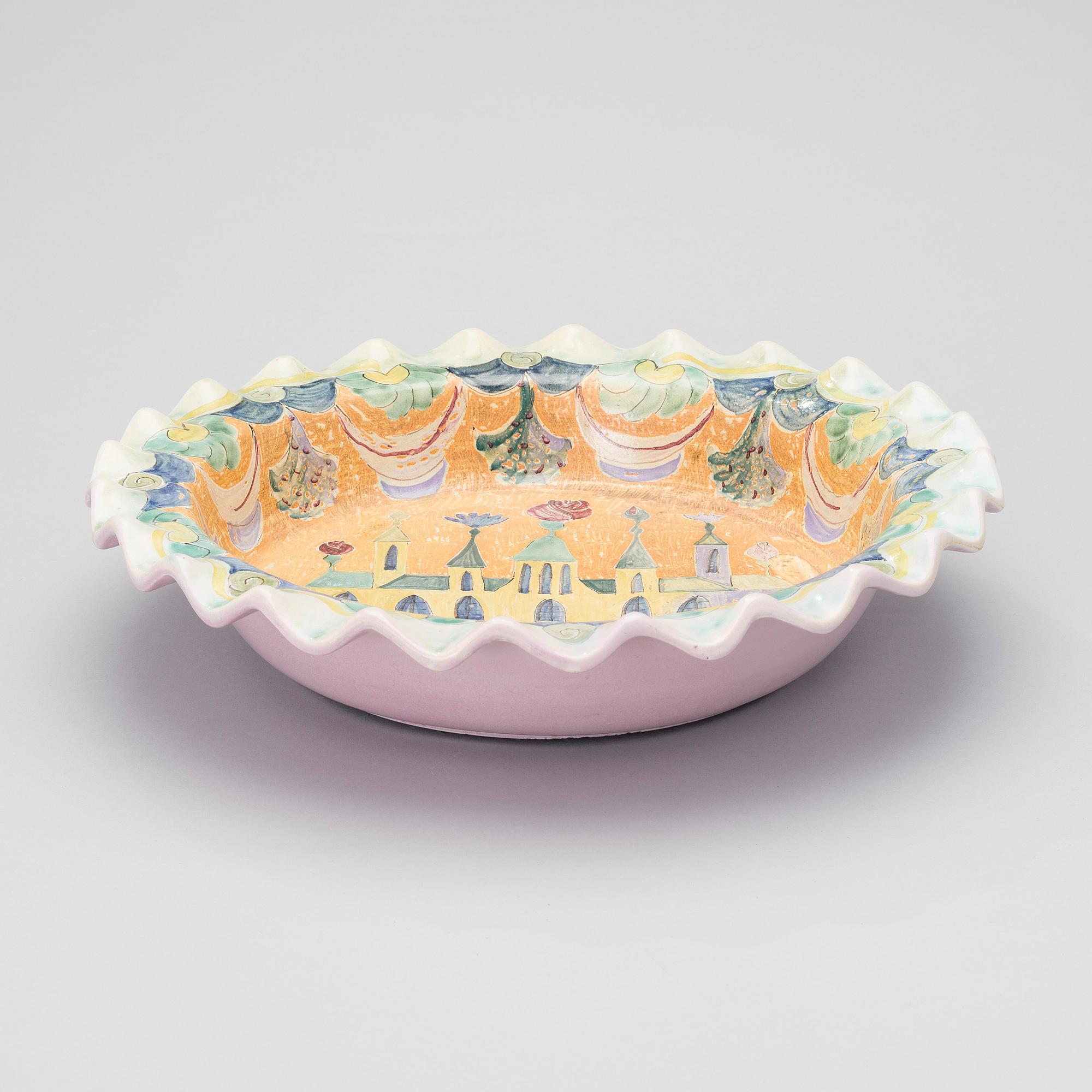 BIRGER KAIPIAINEN, A CERAMIC DISH. Castle. Signed Kaipiainen. Arabia, 1940s.