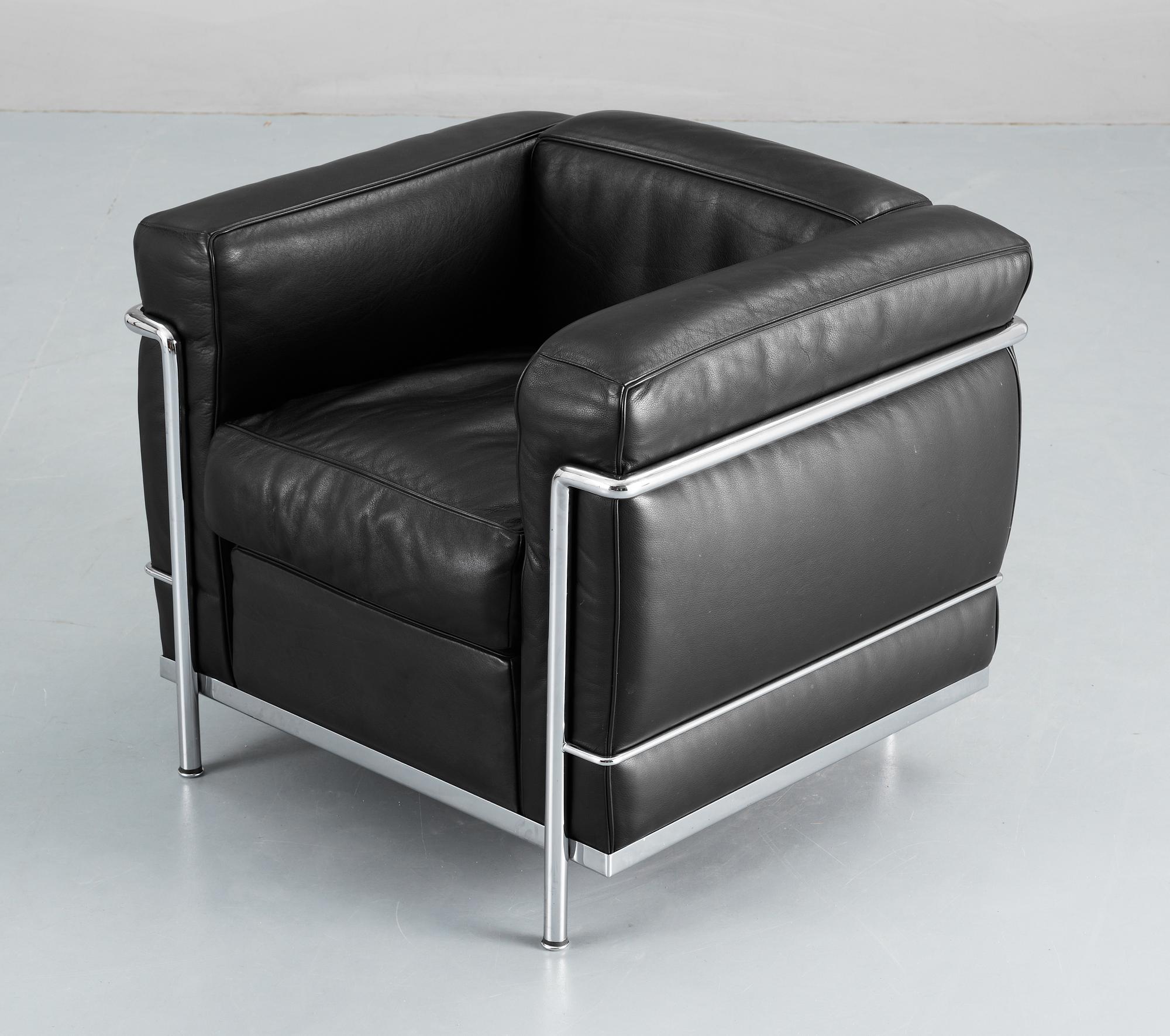 LE CORBUSIER, fåtöljer, ett par, "LC 2", Cassina, Italien.