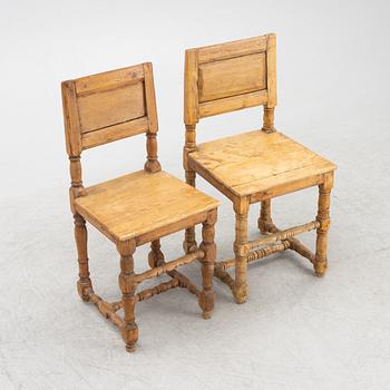 A pair of Swedish provincial chairs, 18th/19th century.