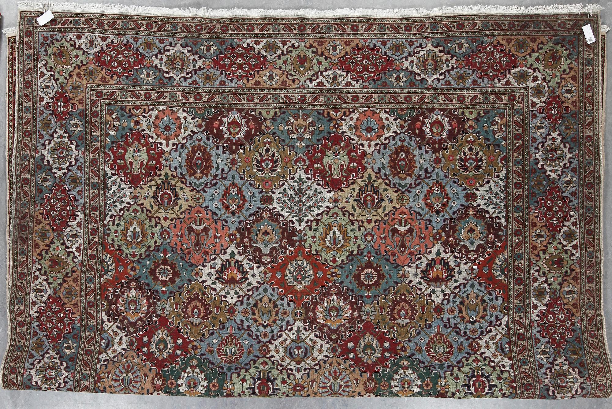 MATTA, Täbris, ca 395x310 cm.