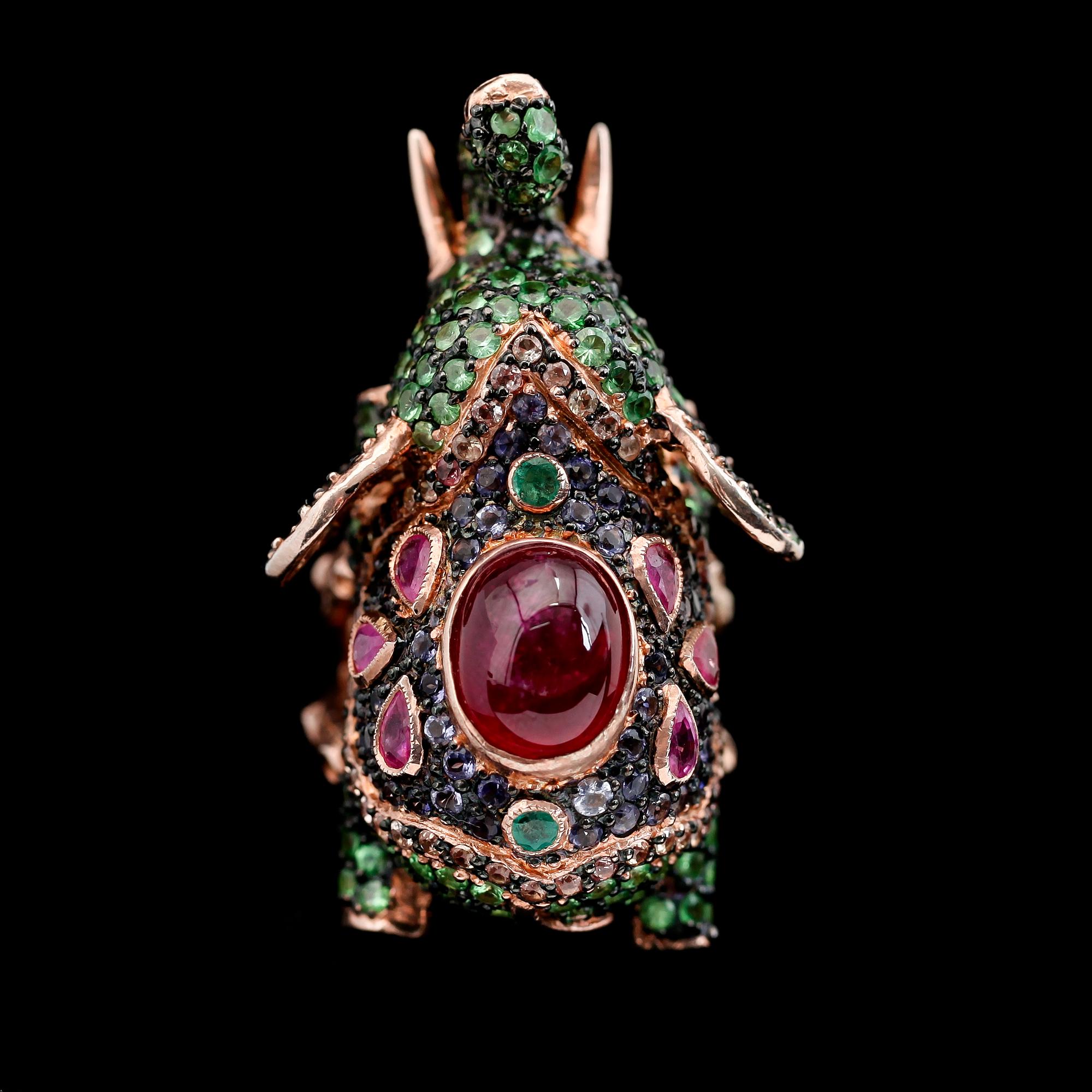 RING, silver förgyllt i 18K roséguld, tsavoriter, rubiner och safirer.