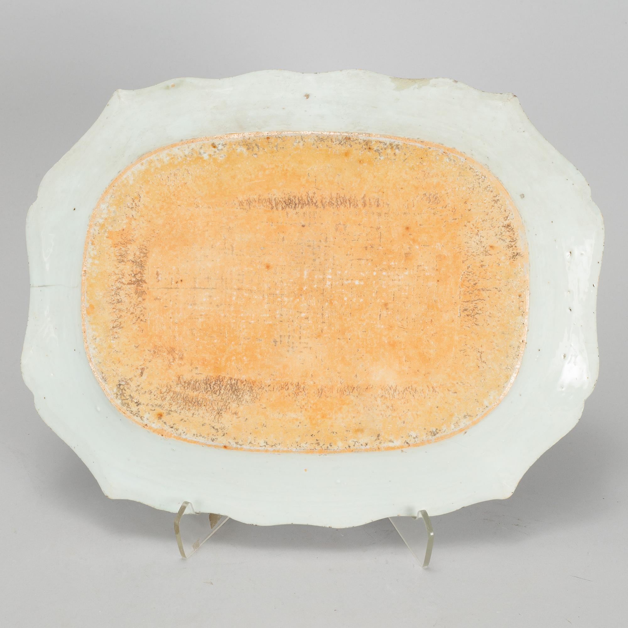 Two blue and white serving dishes and a bowl, Qing dynasty, Qianlong (1736-95).