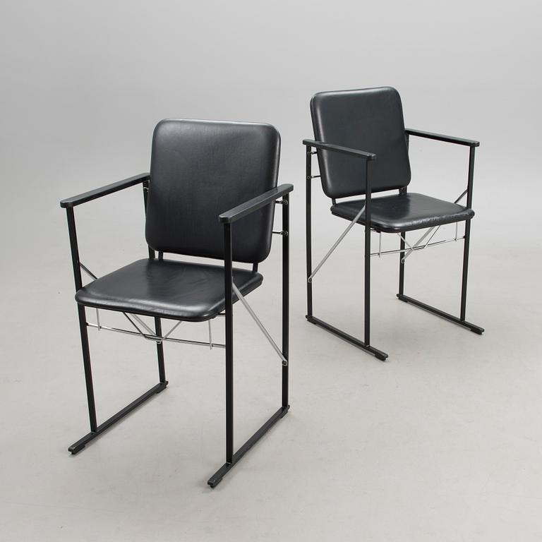 A pair of A-500 chairs for Avarte. Design year 1985.