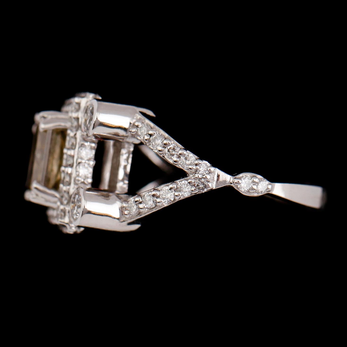 RING, 9 k guld, diamant ca 1.88 ct, briljantslipade diamanter tot ca 1.00 ct.
