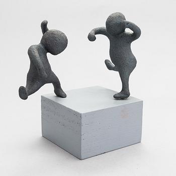 Raimo Veranen, sculpture, painted sandstorne, signed and dated -95.