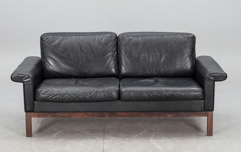 SOFFA, tvåsits, skinn, Asko, Finland, 1960-tal.