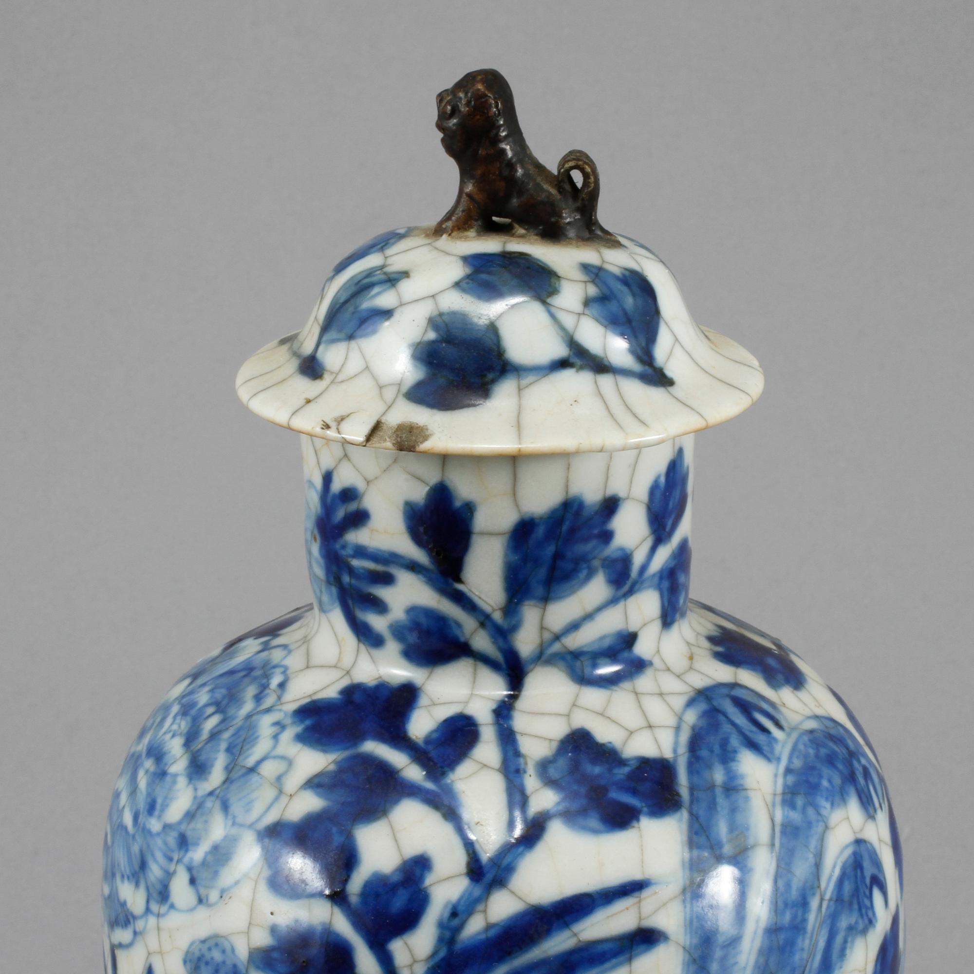 LOCKURNA, porslin, Kina, omkring år 1900.