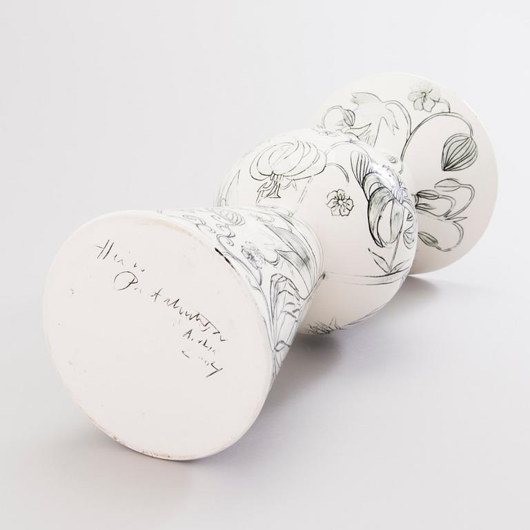 HEINI RIITAHUHTA, maljakko, posliinia, "Kesä", signeerattu Heini Riitahuhta Arabia 2004.