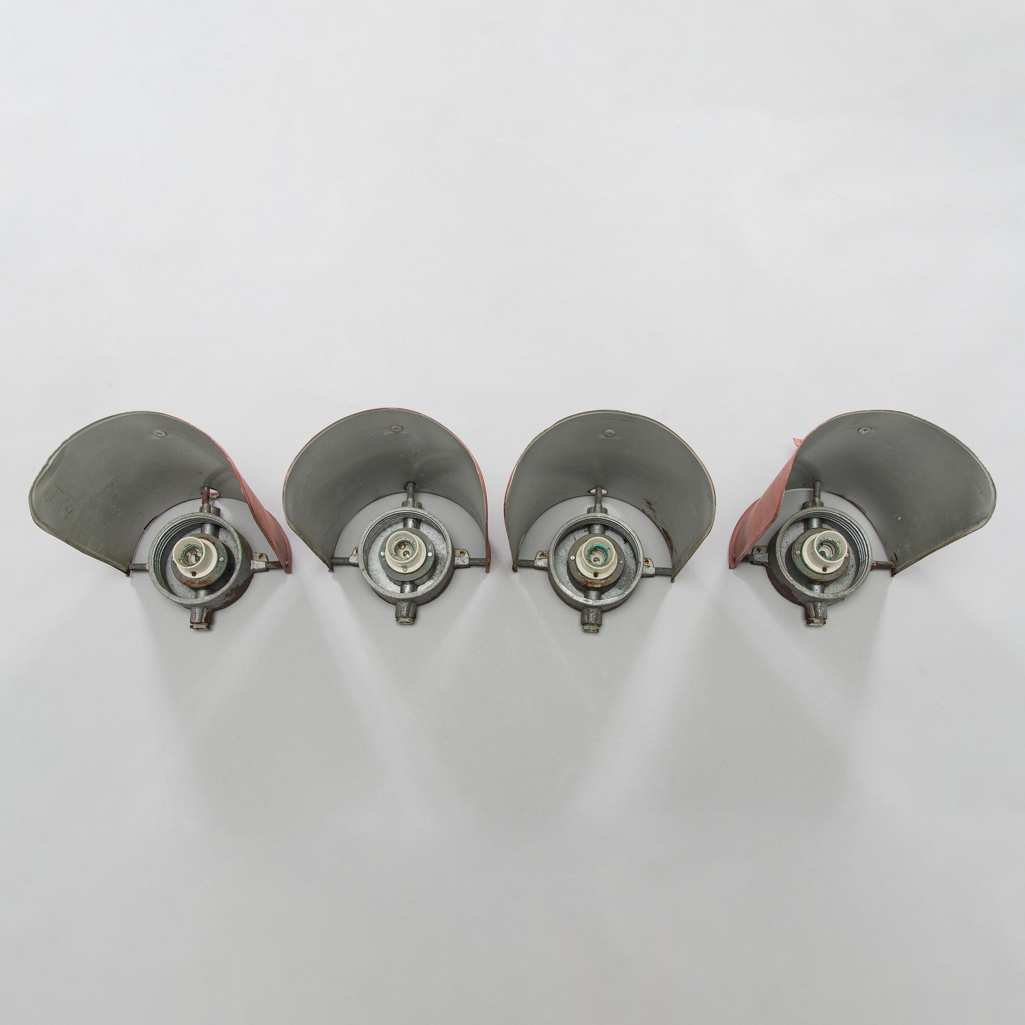 Paavo Tynell, A set of four model 7307 wall lamps / outdoor lighting for Idman. Mid-20th century.