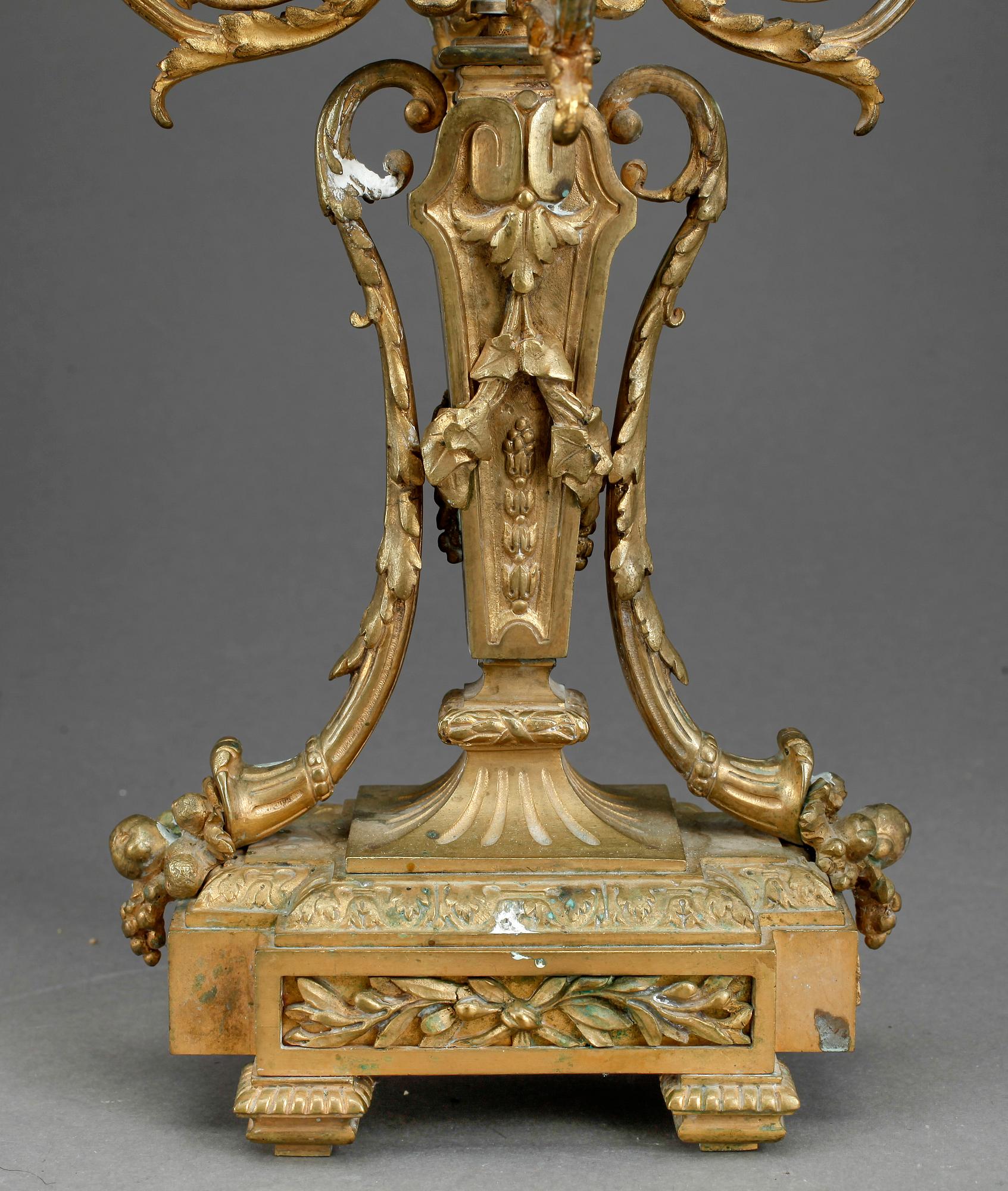 KANDELABRAR, ett par, gulmetall, Louis XVI-stil, sent 1800-tal.