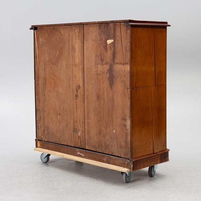A mahogany dresser, England, 19th century.
