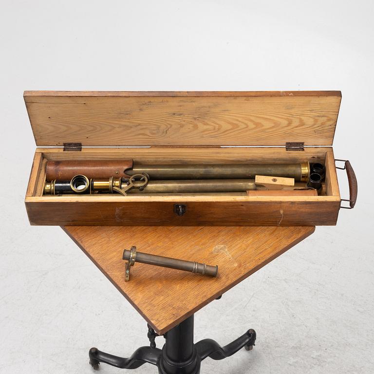 A telescope, A. Bardou, Paris, around the year 1900.